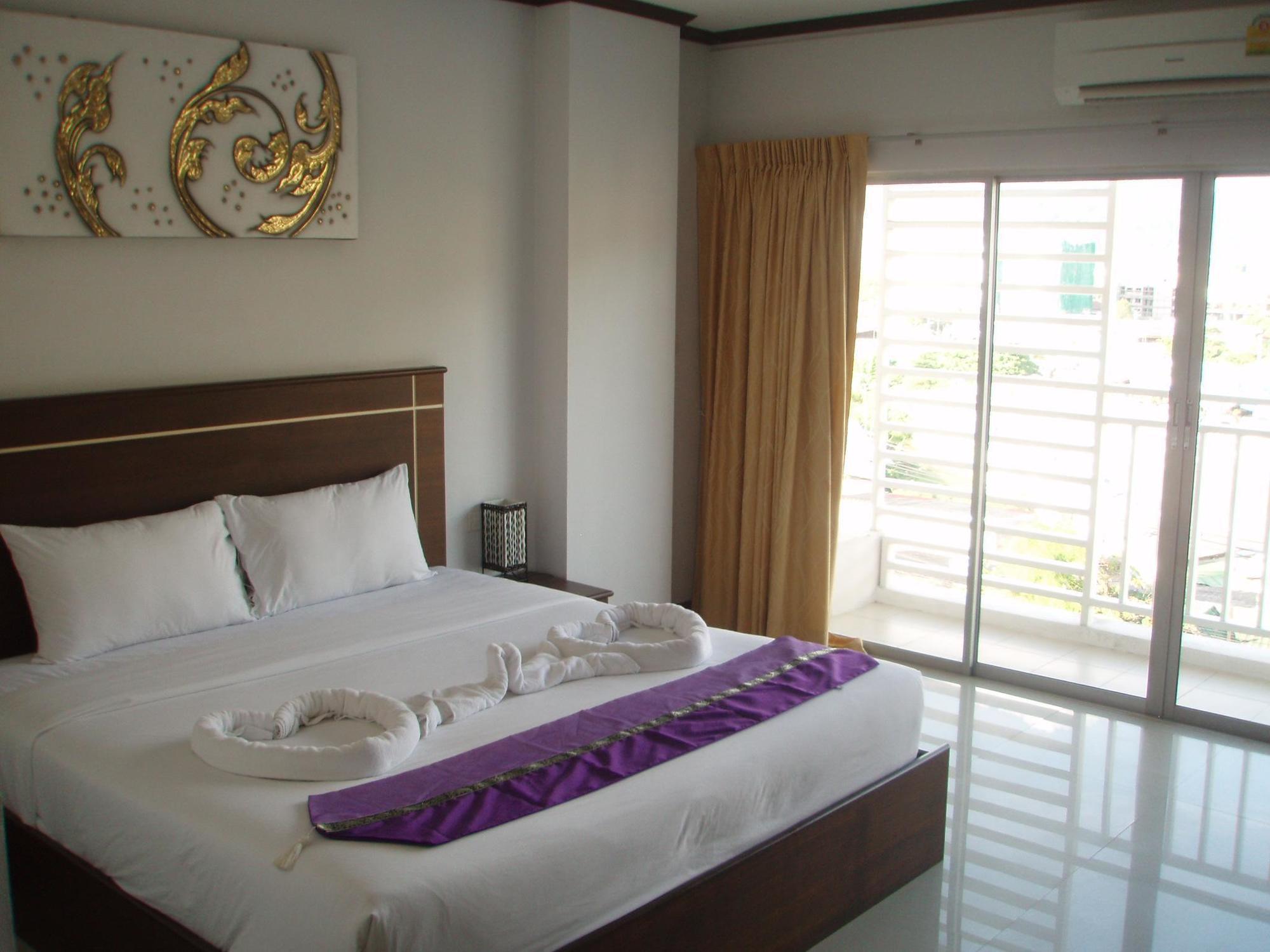 Soleluna Hotel Patong Exterior foto